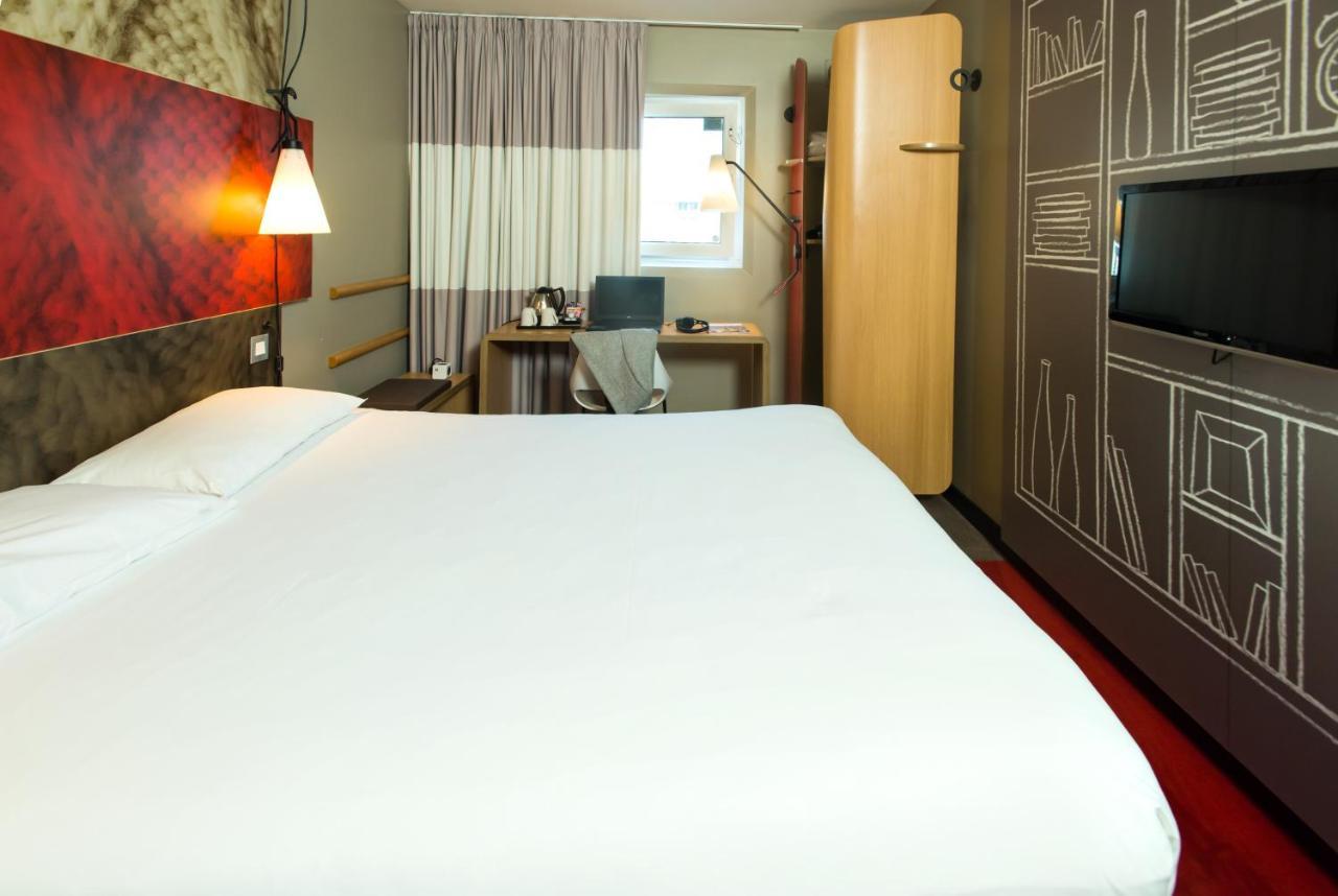 Ibis Birmingham Bordesley Hotel Esterno foto